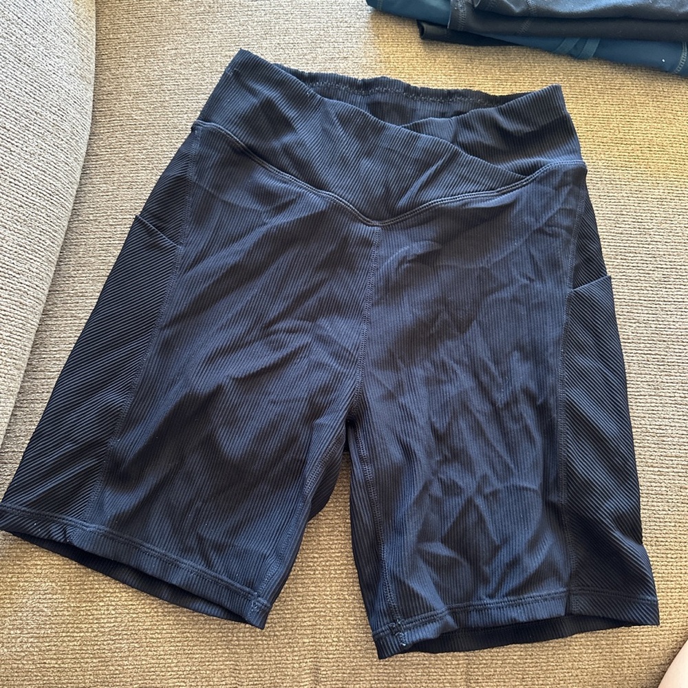 women’s small, black crossover biker shorts